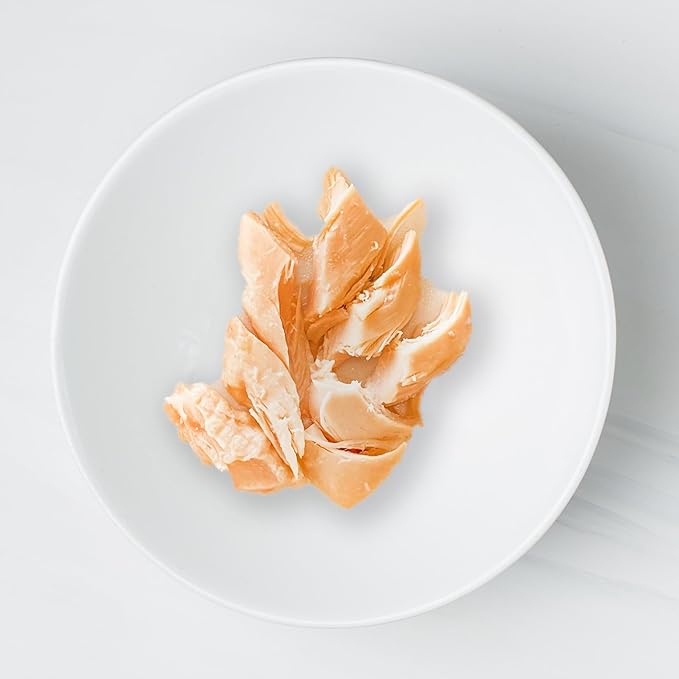 INABA Premium Hand-Cut Grilled Chicken Fillet Cat Treats/Topper with Vitamin E and Green Tea Extract, 0.9 Ounces Each, Pack of 6, Extra Tender Crab Broth