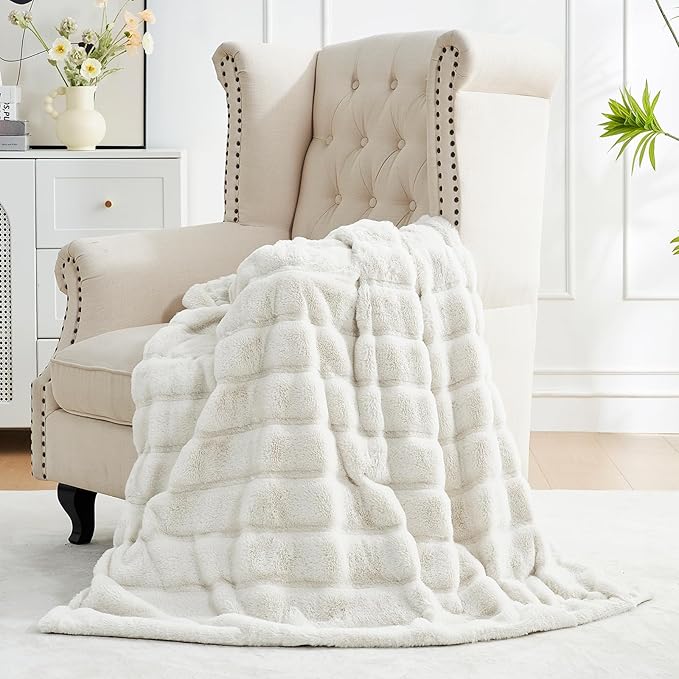 Cozy Bliss Faux Fur Throw Blanket for Couch, Cozy Soft Plush Thick Winter Blanket for Sofa Bedroom Living Room, 60 * 80 Inches Beige