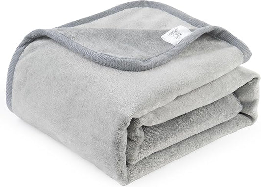 Waterproof Dog Blankets Light Grey, 30"x40" Cat Blanket for Indoor Cats, Soft Fluffy Sofa Car Bed Protector, Reversible Leakproof Flannel Puppy Blanket for Small Medium Dogs