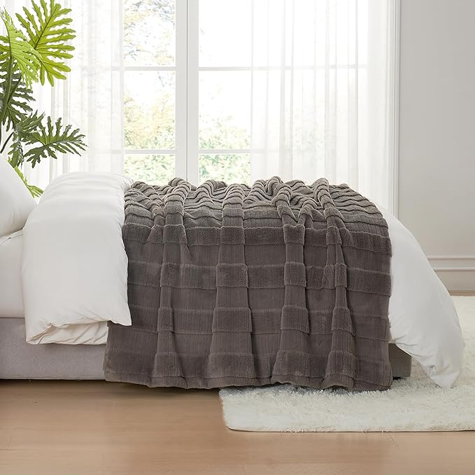 Amélie Home Luxury Striped Faux Fur Throw Blanket for Bed Queen Size, Soft Cozy Fuzzy Fluffy Plush Gift Blankets for Women, 88"x90", Charcoal Gray