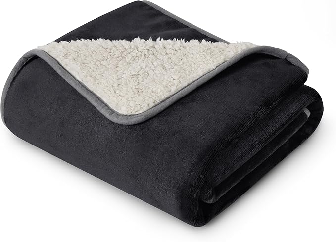 Bedsure Waterproof Blanket for Bed - Sherpa Fleece Waterproof Dog Blankets for Large Dogs, Pet Blankets for Bed/Couch/Dog Crate, Soft Plush Reversible Furniture Protector, Queen Size, 90"x86", Black