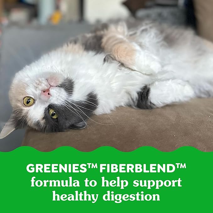 Greenies Feline Smartbites Healthy Indoor Natural Treats for Cats, Tuna Flavor, 4.6 oz. Pouch
