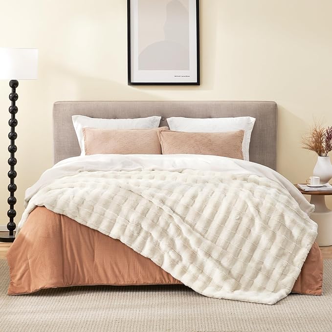 Cozy Bliss Fluffy Faux Fur Throw Blanket for Couch,Warm Cozy Soft Cream White Throw Blankets for Sofa Bed Living Room,60x80 Inches