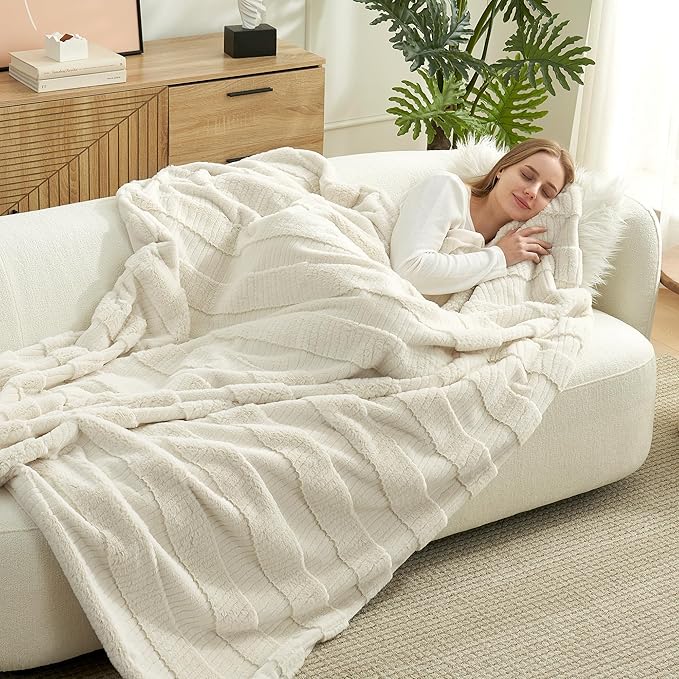 Amélie Home Luxury Striped Faux Fur Throw Blanket for Couch, Soft Cozy Fuzzy Fluffy Soft Plush Blankets Sofa Chair Gift Blankets for Women, 55"x70", Ivory