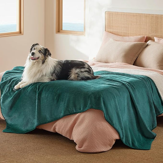 Bedsure Waterproof Blanket for Bed - Sherpa Fleece Waterproof Dog Blankets for Large Dogs, Pet Blankets for Bed/Couch/Dog Crate, Soft Plush Reversible Furniture Protector, Twin Size, 80"x60", Green