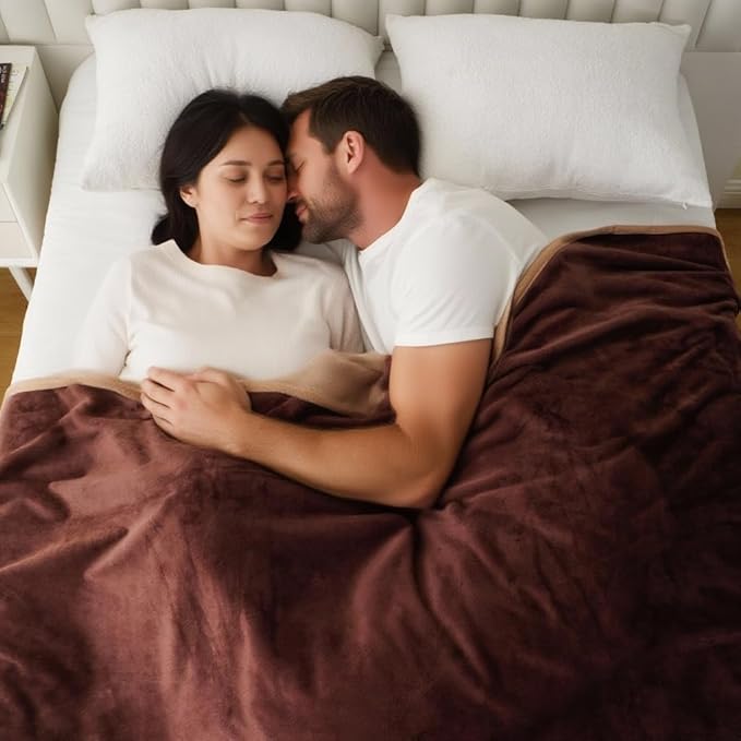 Waterproof Dog Blankets Brown, 30"x40" Cat Blanket for Indoor Cats, Soft Fluffy Sofa Car Bed Protector, Reversible Leakproof Flannel Puppy Blanket for Small Medium Dogs