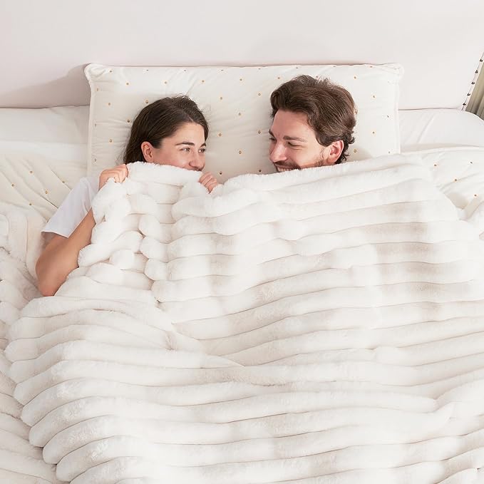 Cozy Bliss Faux Fur Throw Blanket for Couch, Cozy Warm Plush Striped Blanket for Sofa Bedroom Living Room, 90 * 90 Inches Cream White