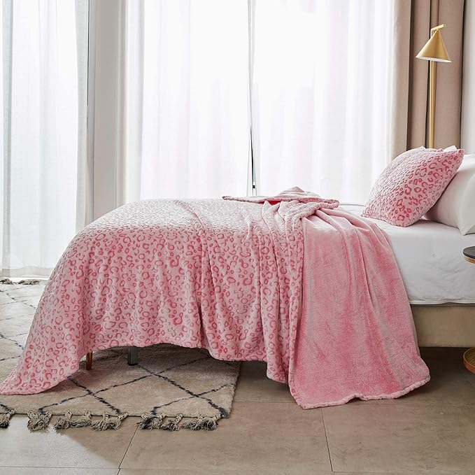 FY FIBER HOUSE Flannel Fleece Leopard Print Throw Blanket Super Soft Lightweight Fluffy Throw for Couch, 40"X50",Pink