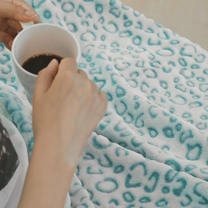 FY FIBER HOUSE Microfiber Blanket Cheetah Print Blanket Soft Fleece Throw for Couch,50"X60",Lake Blue