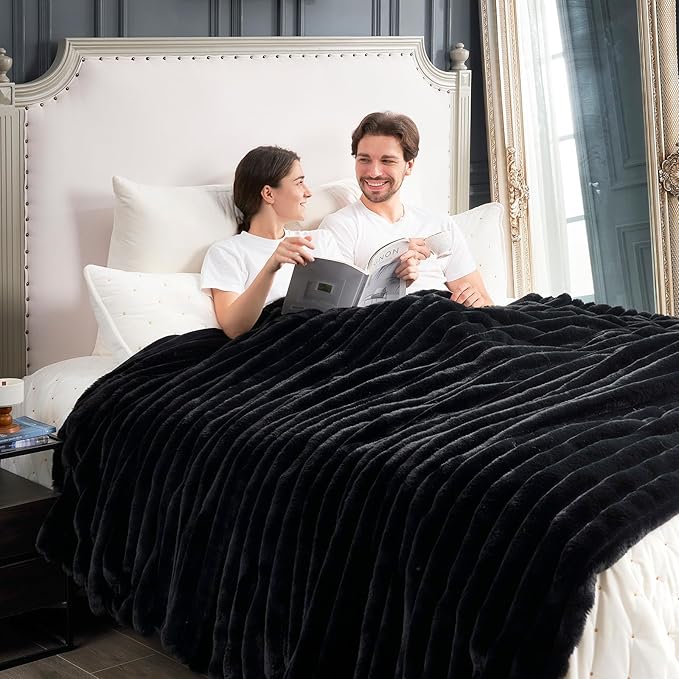 Cozy Bliss Faux Fur Throw Blanket for Couch, Cozy Warm Plush Striped Blanket for Sofa Bedroom Living Room, 90 * 90 Inches Black