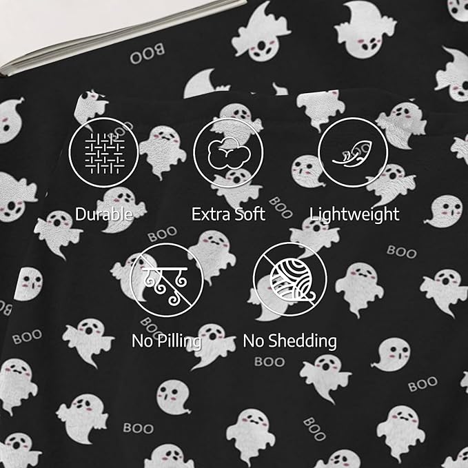 Halloween Cute Ghost Throw Blankets, Cozy Lightweight All Seasons Flannel Blanket, Black and White Spooky Anti-Pilling Fleece Blanket for Bedroom Living Rooms Home Decorations 40x50 in