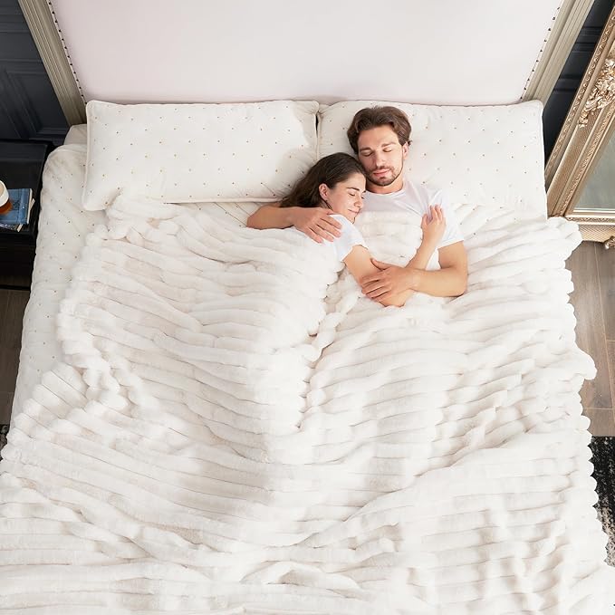 Cozy Bliss Faux Fur Throw Blanket for Couch, Cozy Warm Plush Striped Blanket for Sofa Bedroom Living Room, 90 * 90 Inches Cream White