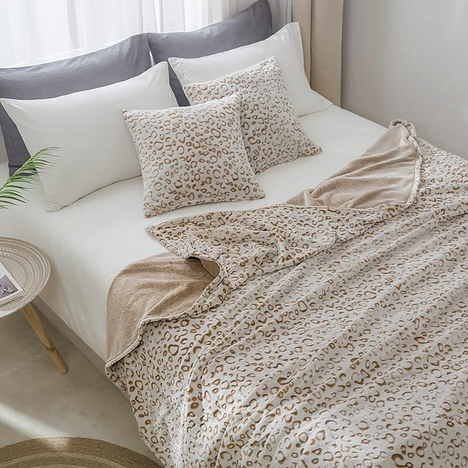 FY FIBER HOUSE Cheetah Print Blanket Flannel Fleece Throw Blanket with 3D Leopard Print, 50"X60", Brown