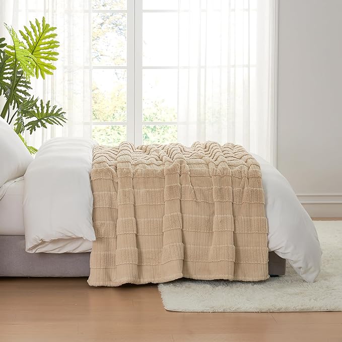 Amélie Home Luxury Striped Faux Fur Throw Blanket for Couch, Soft Cozy Fuzzy Fluffy Soft Plush Blankets Sofa Chair Gift Blankets for Women, 60"x80", Beige