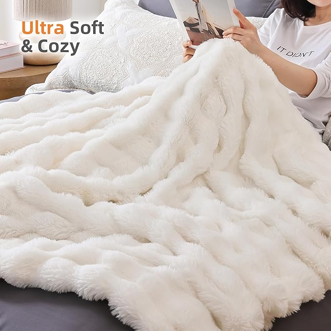 Smoofy Faux Fur Throw Blanket for Couch – Cream White Fluffy Cozy Rabbit Fleece, Plush Soft Bubble Blanket for Sofa & Bed, for Mom, Warm Fuzzy Home Room Decor Throw 50" x 60"
