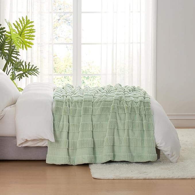 Amélie Home Luxury Striped Faux Fur Throw Blanket for Bed Queen Size, Soft Cozy Fuzzy Fluffy Plush Gift Blankets for Women, 88"x90", Sage Green