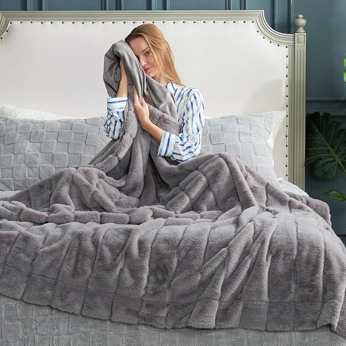 Cozy Bliss Faux Fur Throw Blanket for Couch, Cozy Soft Plush Thick Winter Blanket for Sofa Bedroom Living Room, 60 * 80 Inches Grey