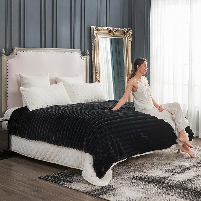 Cozy Bliss Faux Fur Throw Blanket for Couch, Cozy Warm Plush Striped Blanket for Sofa Bedroom Living Room, 108 * 90 Inches Black
