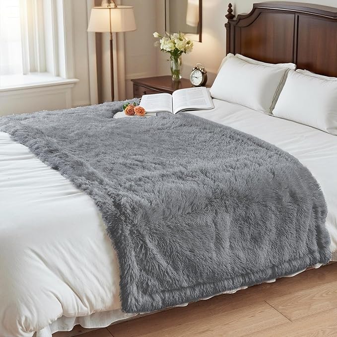 gogobunny Waterproof Dog Blanket for Large Dogs, Cats, Puppy, Reversible Faux Fur Pet Throw Blanket, Washable, Calming Furniture Protection for Sofa Bed (33x77 Inch (Pack of 1), Light Grey)