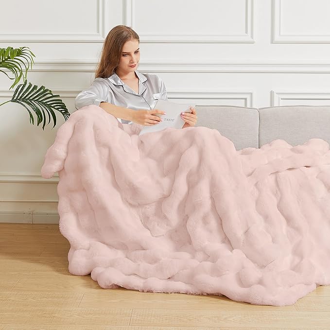 Pink Fluffy Blanket Queen Size 90x90 Faux Fur Soft Furry Blanket for Bed Couch Cozy Fuzzy Throw Queen Blankets for Bedroom Home Decor 1000 GSM