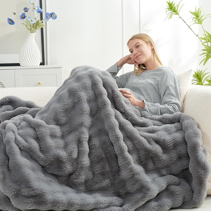 Cozy Bliss Faux Fur Throw Blanket for Couch, Fuzzy Soft Plush Thick Bubble Blanket for Sofa Bedroom Living Room, 108 * 90 Inches Light Grey
