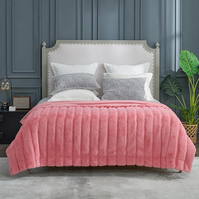 Cozy Bliss Faux Fur Throw Blanket for Couch, Cozy Warm Plush Striped Blanket for Sofa Bedroom Living Room, 90 * 90 Inches Pink
