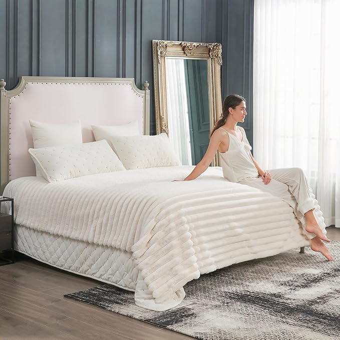 Cozy Bliss Faux Fur Throw Blanket for Couch, Cozy Warm Plush Striped Blanket for Sofa Bedroom Living Room, 90 * 90 Inches Cream White