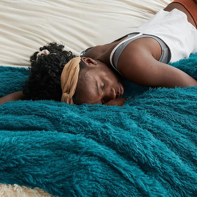 Bedsure GentleSoft Fluffy Turquoise Teal Blankets Queen Size for Bed, Thick Sherpa Faux Fur Fleece Fuzzy Plush Winter Warm Soft Full Queen Blankets, Bedroom Teal Decor Cozy Gifts for Women Men, 90x90